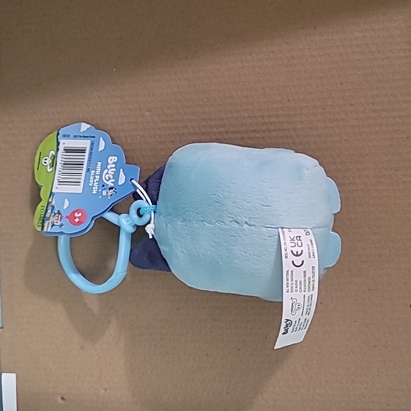 Bluey plush backpack clip - Picture 2 of 2